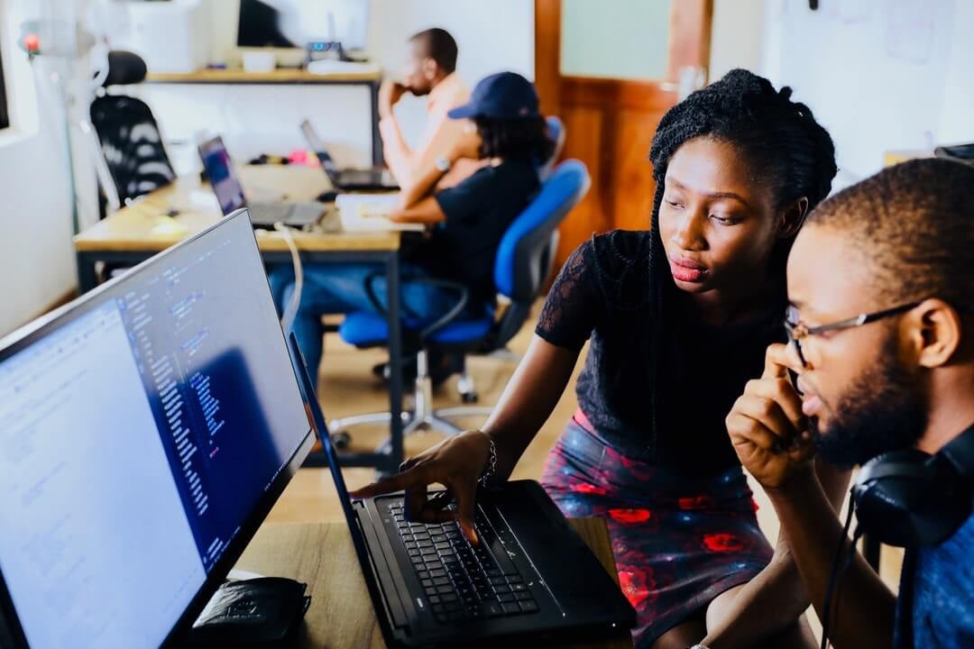 What to Understand Before Hiring a Software Development Team - Before investing in software development, you should know these things. This guide explains what to understand before hiring a software development team.